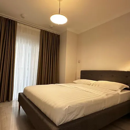 Aparthotel Luna & Golem (Tirana)