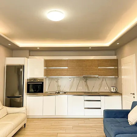 Luna & Aparthotel Golem (Tirana)