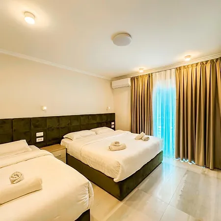 Luna & 4* Golem (Tirana)