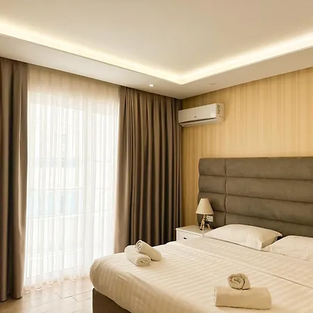 Luna & Aparthotel Golem (Tirana)
