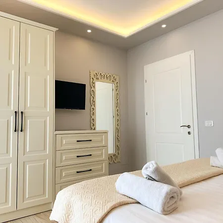 Aparthotel Luna & Golem (Tirana)