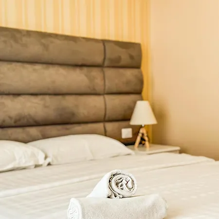 Luna & Aparthotel *