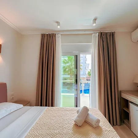 アパートホテル Luna &