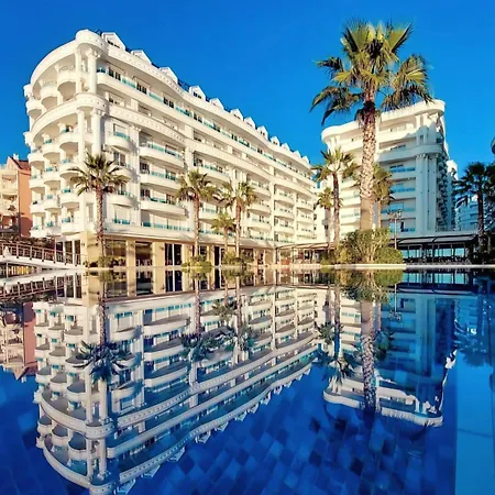 Aparthotel Luna &