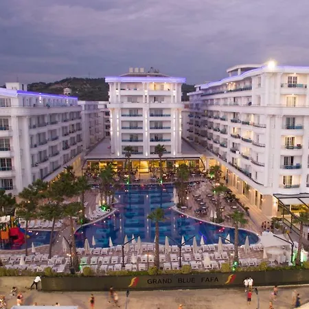 Aparthotel Luna & 4*