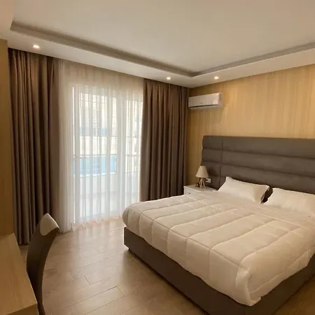 Luna & Aparthotel *