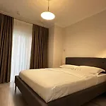 Hotel apartamentowy Luna & Golem (Tirana)