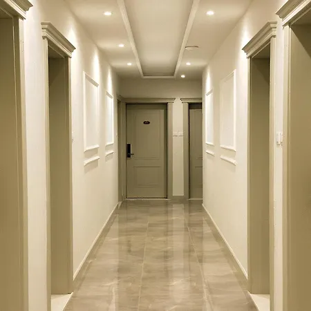 Luna & Aparthotel *