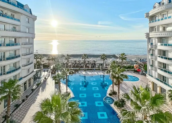 Luna & Apart-hotel Golem (Tirana)